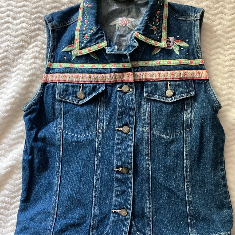 Bill Blass embroidered denim vest and pastel trim